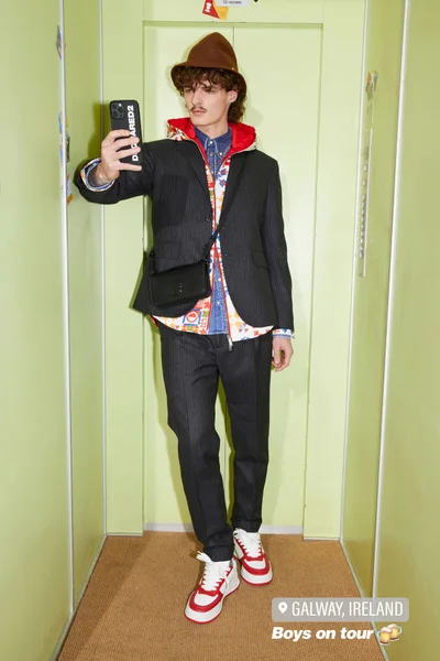 Look 10